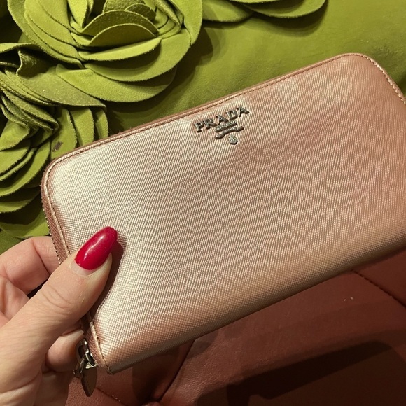 Prada Wallet - Picture 6 of 8